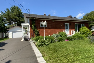 Edmundston, (N.-B.) E3V 1P5, ,Résidentiel,À vendre,1428