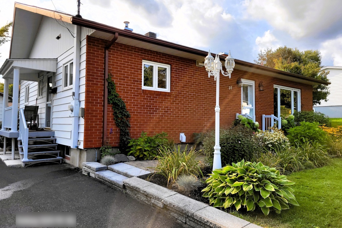 Edmundston, (N.-B.) E3V 1P5, ,Résidentiel,À vendre,1428