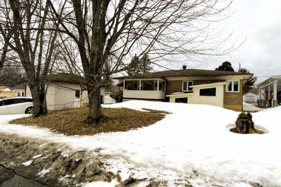 Edmundston, (N.-B.) E3V 1P4, ,Résidentiel,À vendre,1437