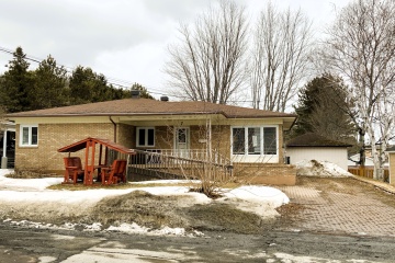 Edmundston, (N.-B.) E3V 1P4, ,Résidentiel,À vendre,1437