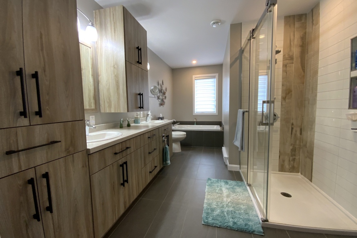Edmundston, (N.-B.) E3V 0E2, ,Résidentiel,À vendre,1441