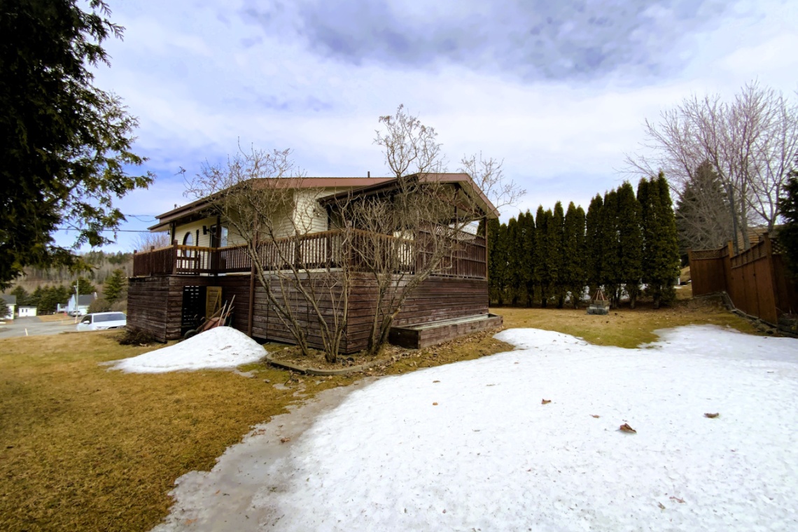 Edmundston, (N.-B.) E3V 4A2, ,Résidentiel,À vendre,1442