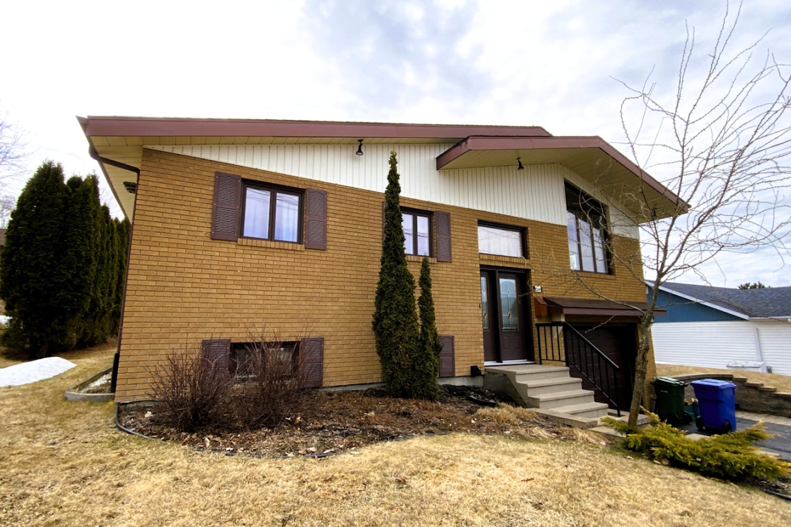 Edmundston, (N.-B.) E3V 4A2, ,Résidentiel,À vendre,1442
