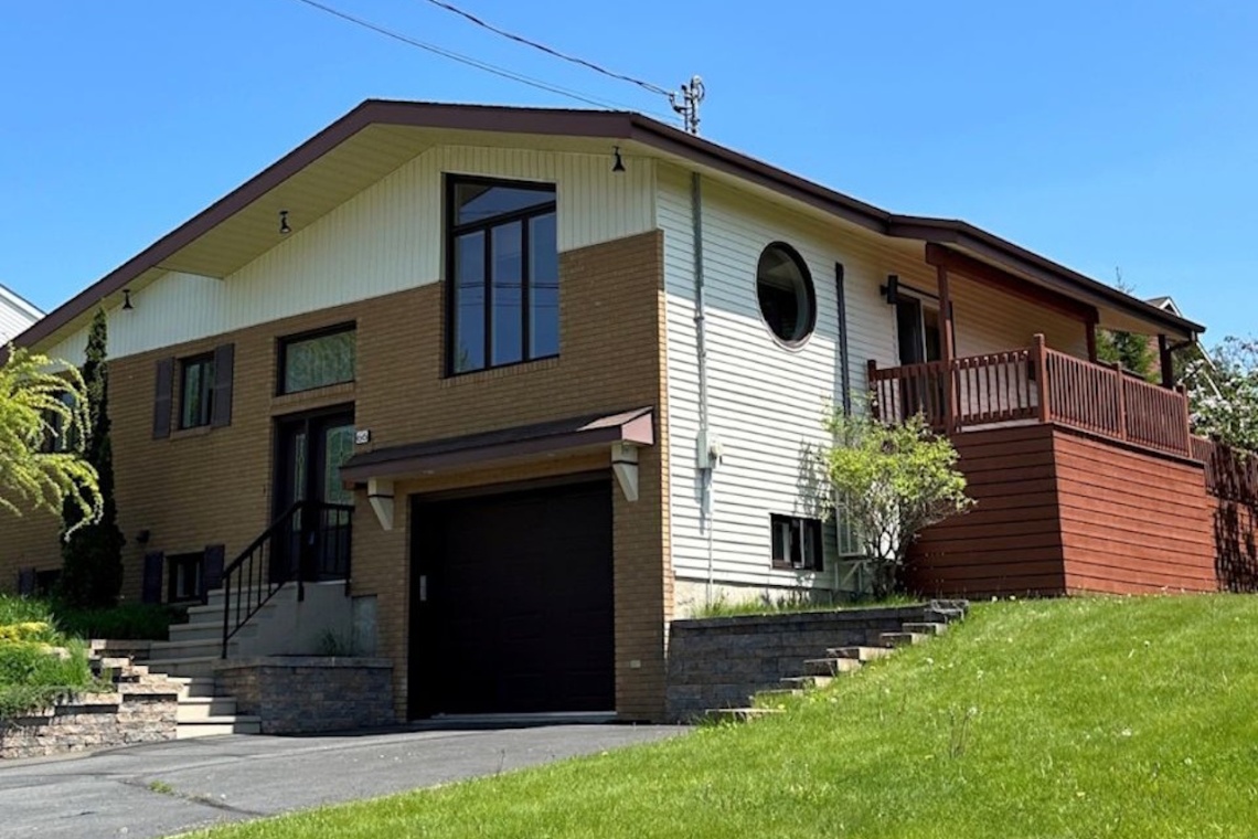 Edmundston, (N.-B.) E3V 4A2, ,Résidentiel,À vendre,1442