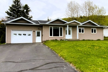 Edmundston, (N.-B.) E3V 3L8, ,Résidentiel,À vendre,1452