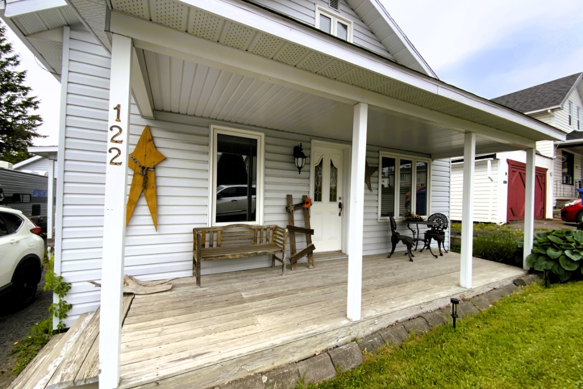 Edmundston, (N.-B.) E3V 2V3, ,Résidentiel,À vendre,1456