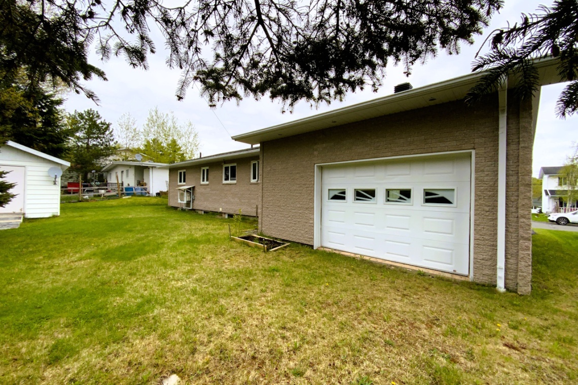Edmundston, (N.-B.) E3V 3L8, ,Résidentiel,À vendre,1532