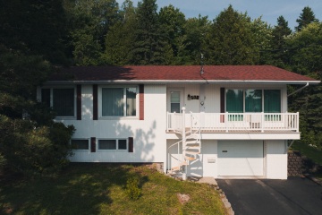 Edmundston, (N.-B.) E3V 1P8, ,Résidentiel,À vendre,1583