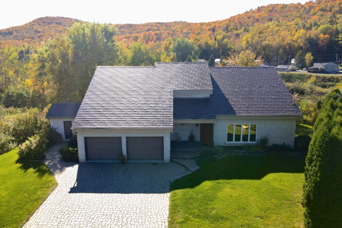 Edmundston, (N.-B.) E3V 4K9, ,Résidentiel,À vendre,1203
