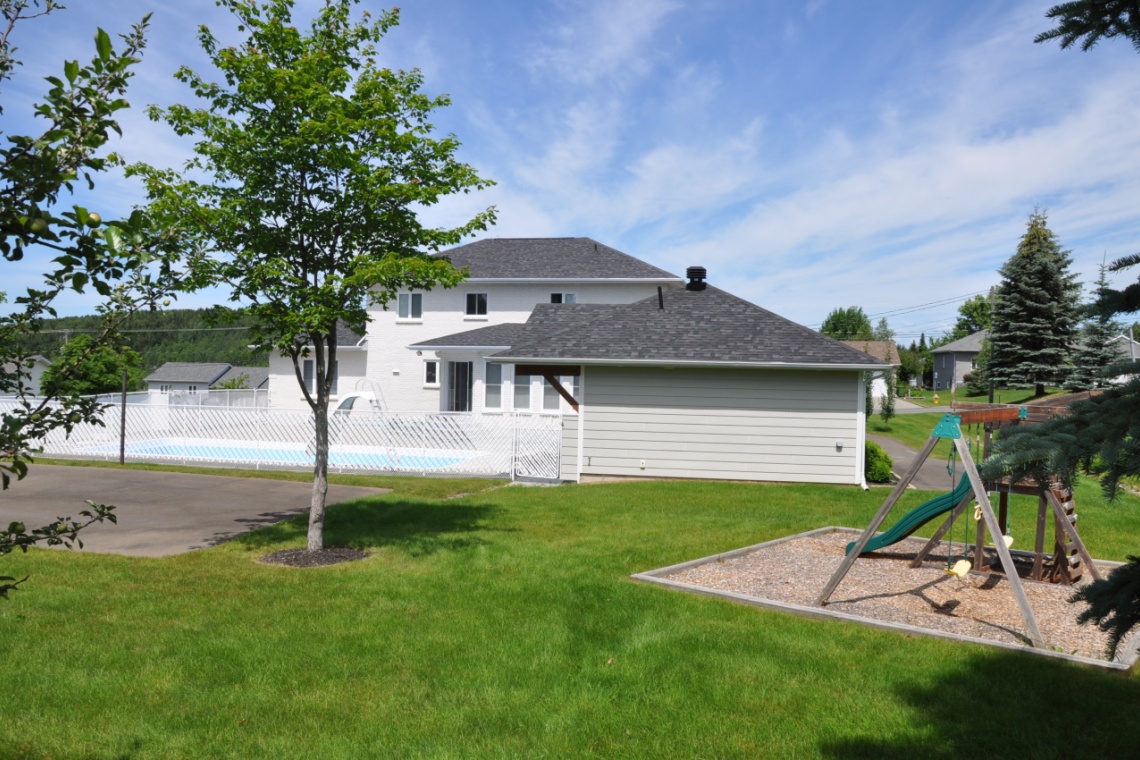 Edmundston, (N.-B.) E3V 4A2, ,Résidentiel,À vendre,1225