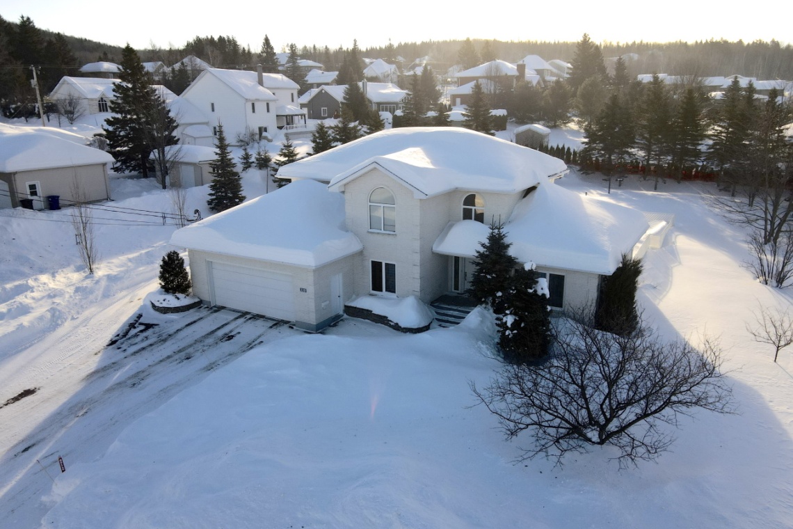 Edmundston, (N.-B.) E3V 4A2, ,Résidentiel,À vendre,1225