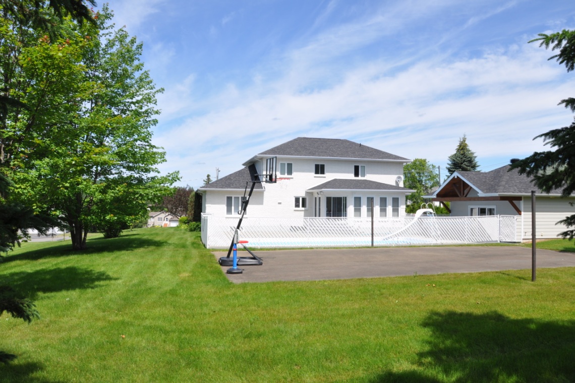 Edmundston, (N.-B.) E3V 4A2, ,Résidentiel,À vendre,1225