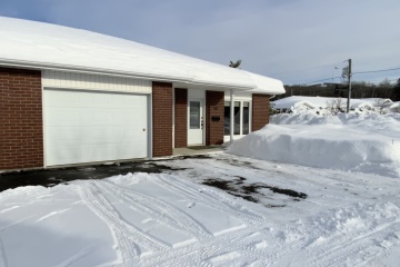 Edmundston, (N.-B.) E3V 5C6, ,Résidentiel,À vendre,1227