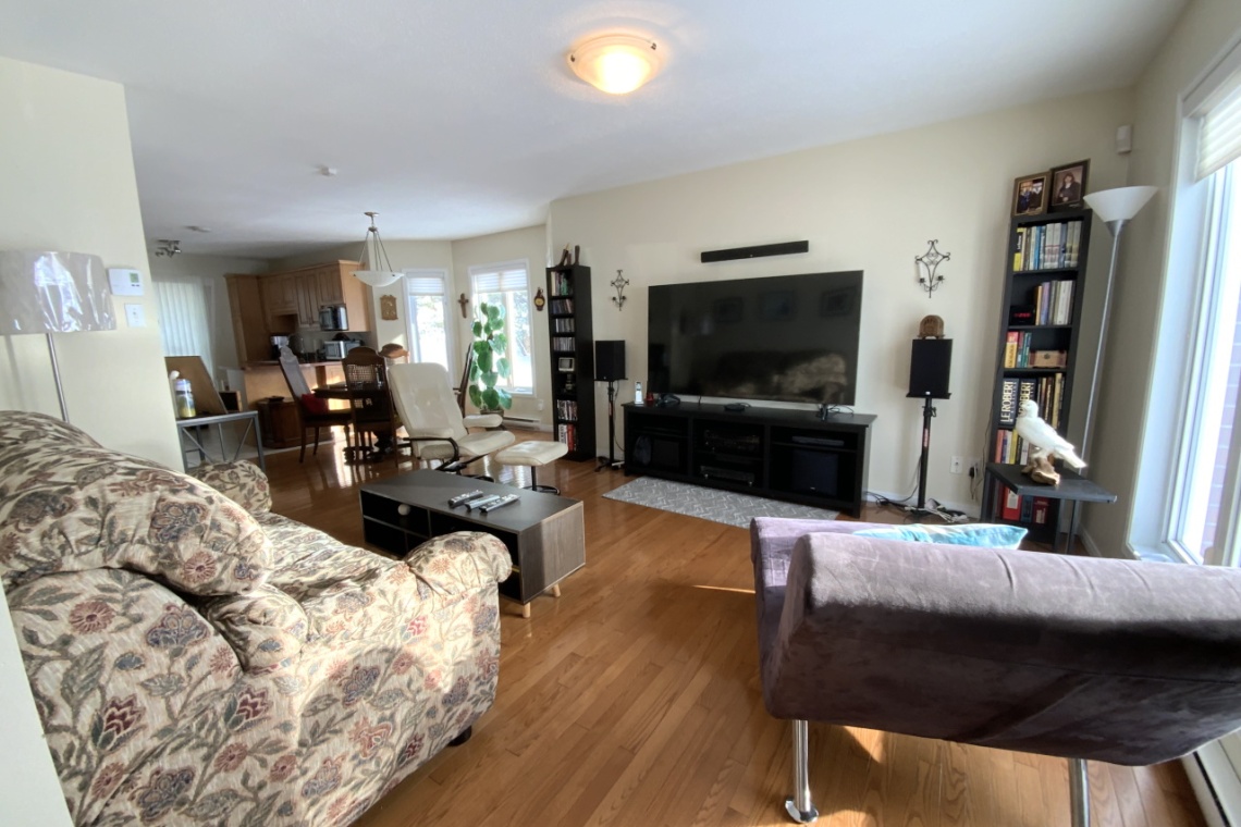 Edmundston, (N.-B.) E3V 5C6, ,Résidentiel,À vendre,1227