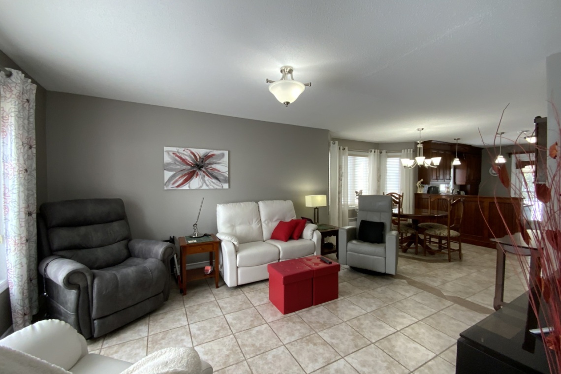 Edmundston, (N.-B.) E3V 5C6, ,Résidentiel,À vendre,1236