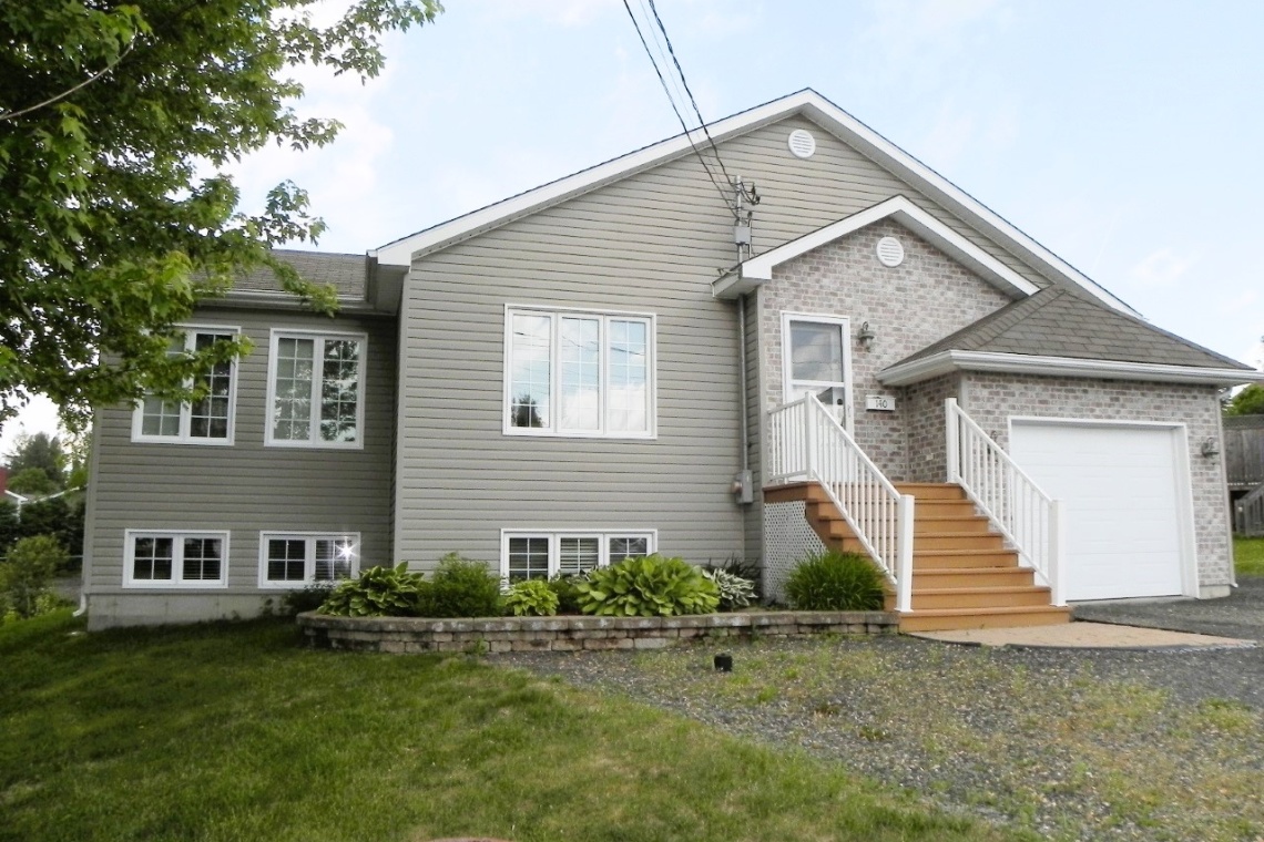 Edmundston, (N.-B.) E3V 3W7, ,Résidentiel,À vendre,1251
