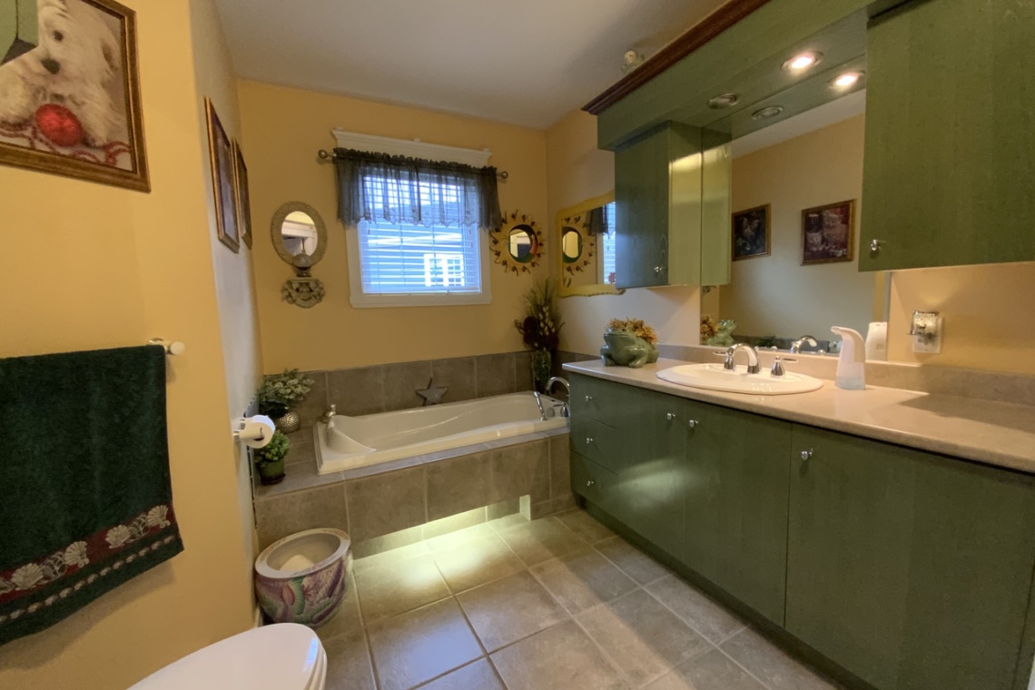Edmundston, (N.-B.) E3V 3W7, ,Résidentiel,À vendre,1251