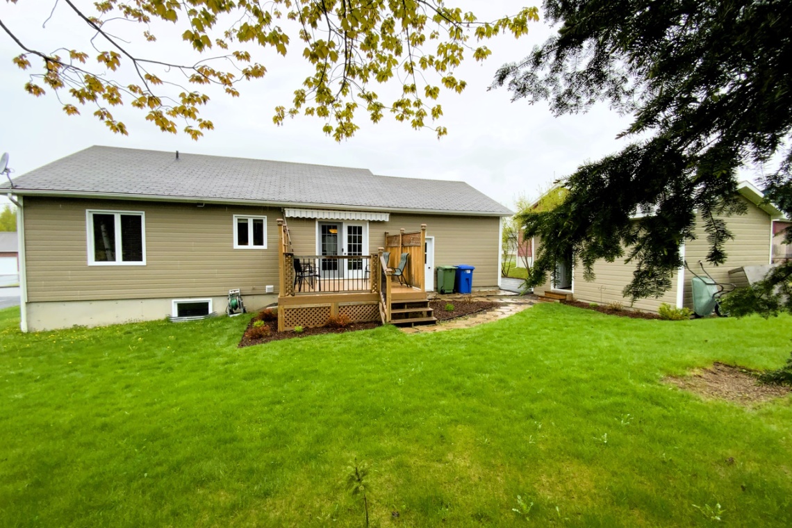 Edmundston, (N.-B.) E3V 0B1, ,Résidentiel,À vendre,1268