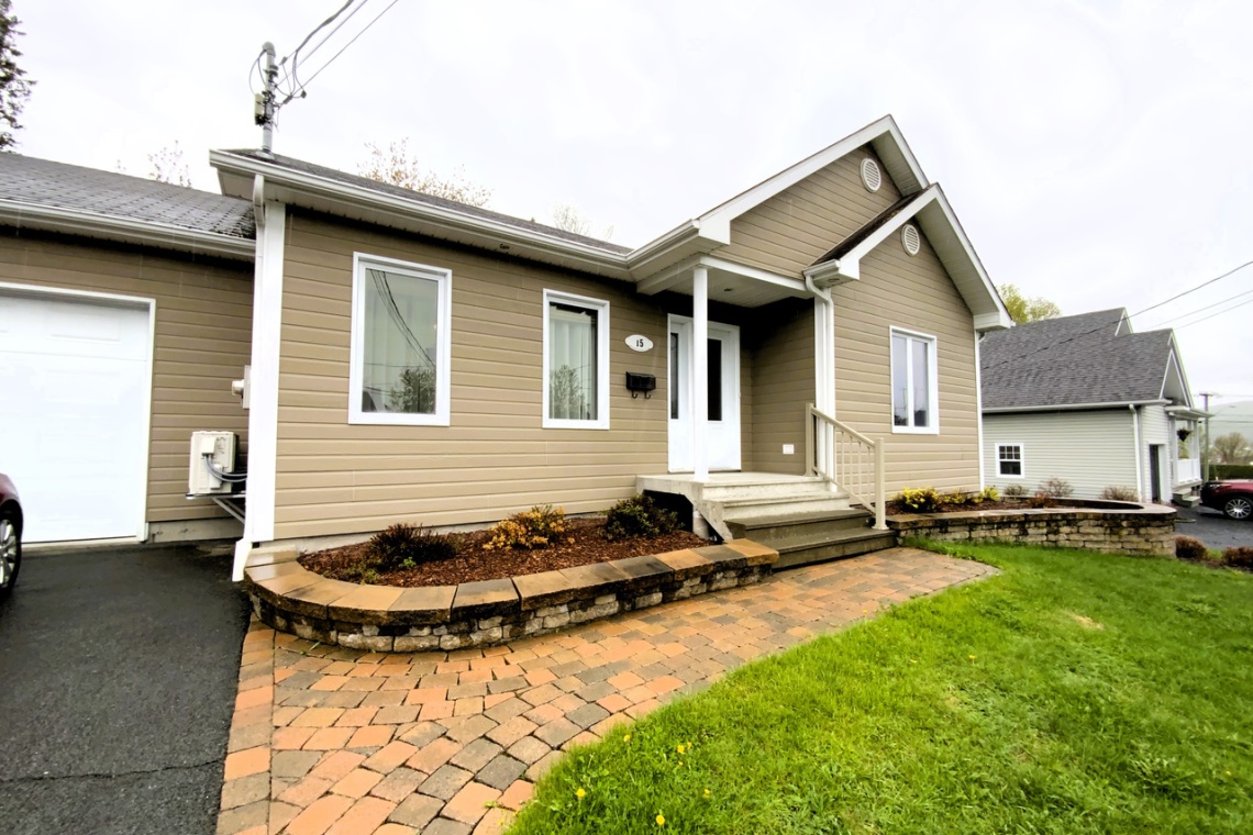 Edmundston, (N.-B.) E3V 0B1, ,Résidentiel,À vendre,1268