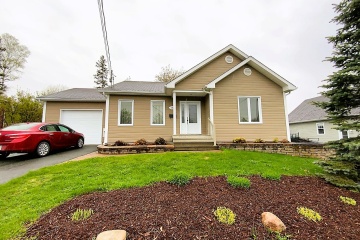 Edmundston, (N.-B.) E3V 0B1, ,Résidentiel,À vendre,1268