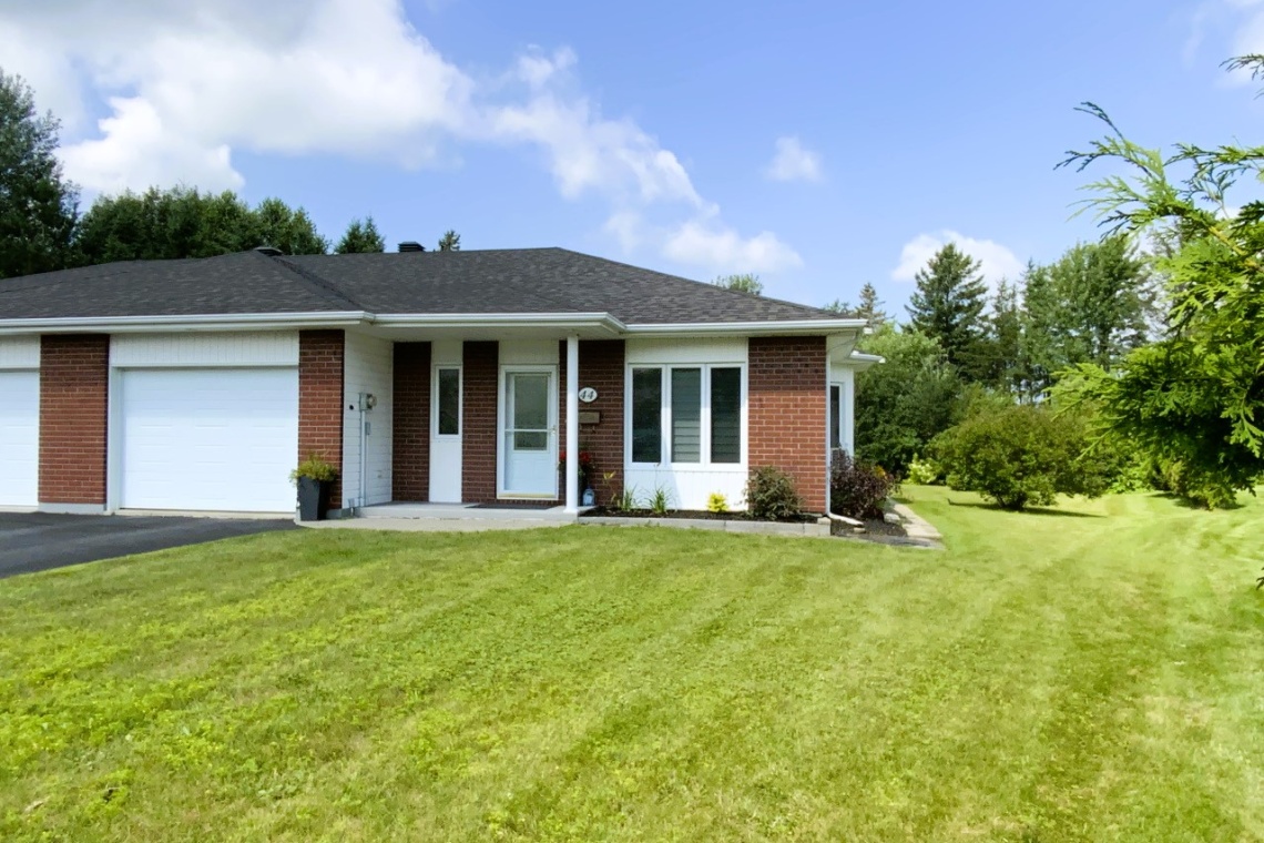 Résidentiel À vendre Prix 249 900 1289