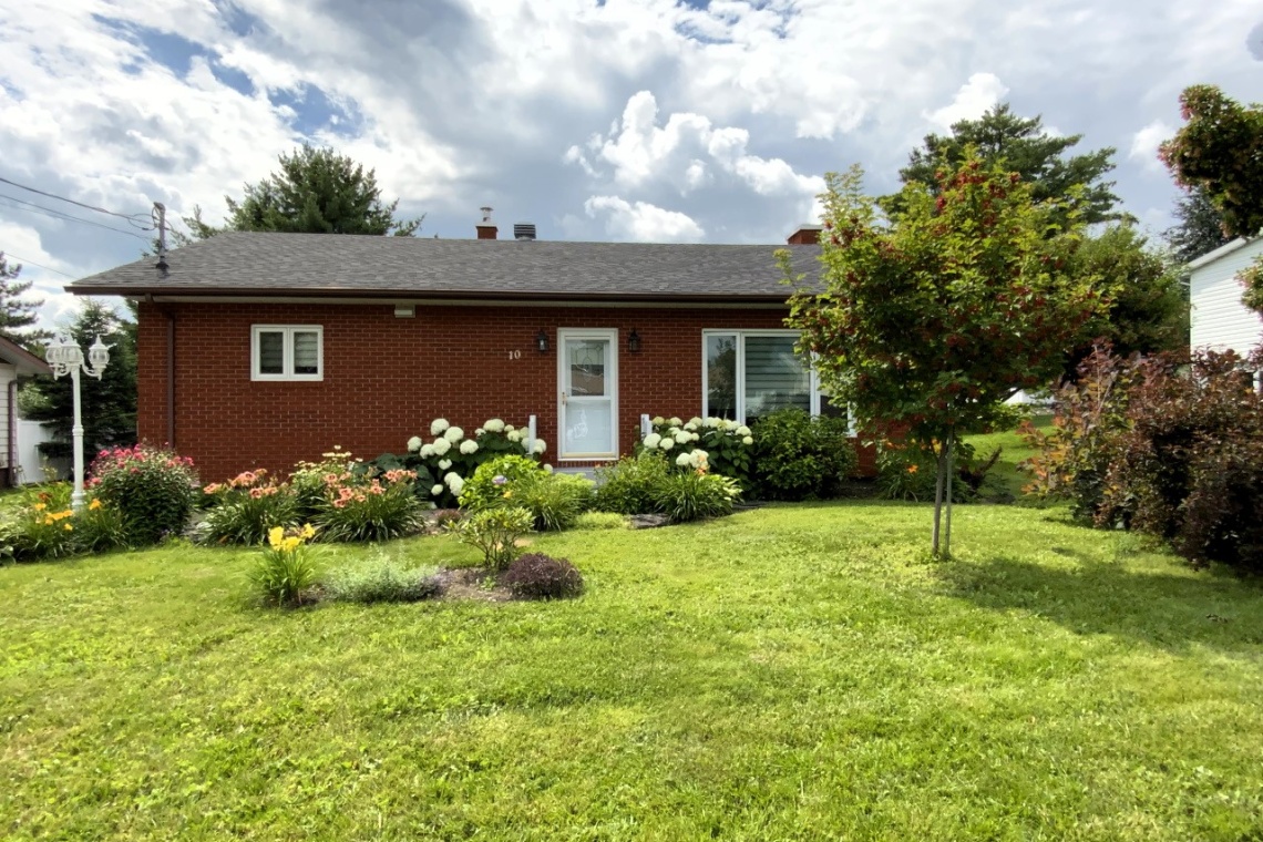 Edmundston, (N.-B.) E3V 1P5, ,Résidentiel,À vendre,1291
