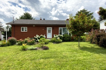 Edmundston, (N.-B.) E3V 1P5, ,Résidentiel,À vendre,1291