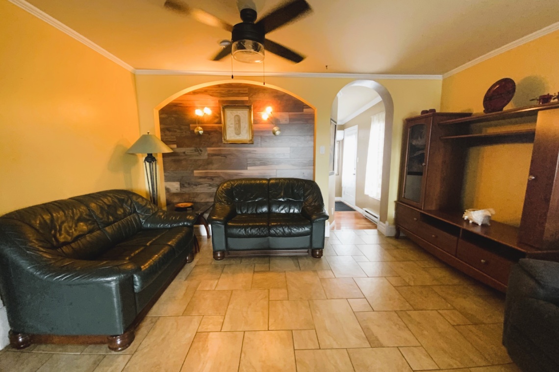 Ste-Anne-de-Madawaska, (N.-B.) E7E 1B1, ,Résidentiel,À vendre,1300