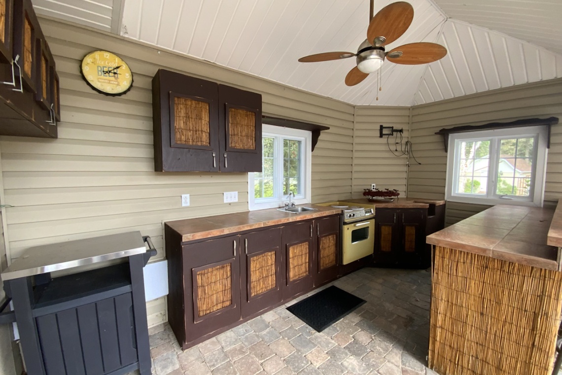Ste-Anne-de-Madawaska, (N.-B.) E7E 1B1, ,Résidentiel,À vendre,1300