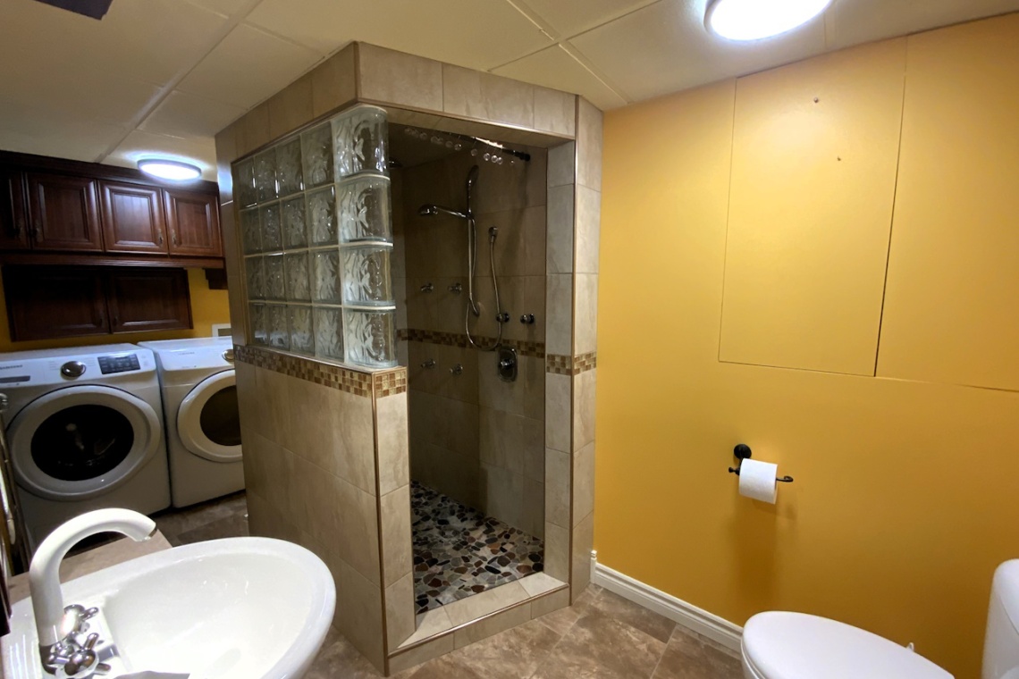 Ste-Anne-de-Madawaska, (N.-B.) E7E 1B1, ,Résidentiel,À vendre,1300
