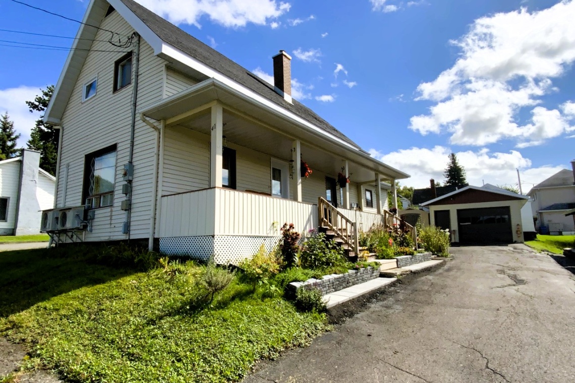 Edmundston, (N.-B.) E3V 2Z1, ,Résidentiel,À vendre,1309