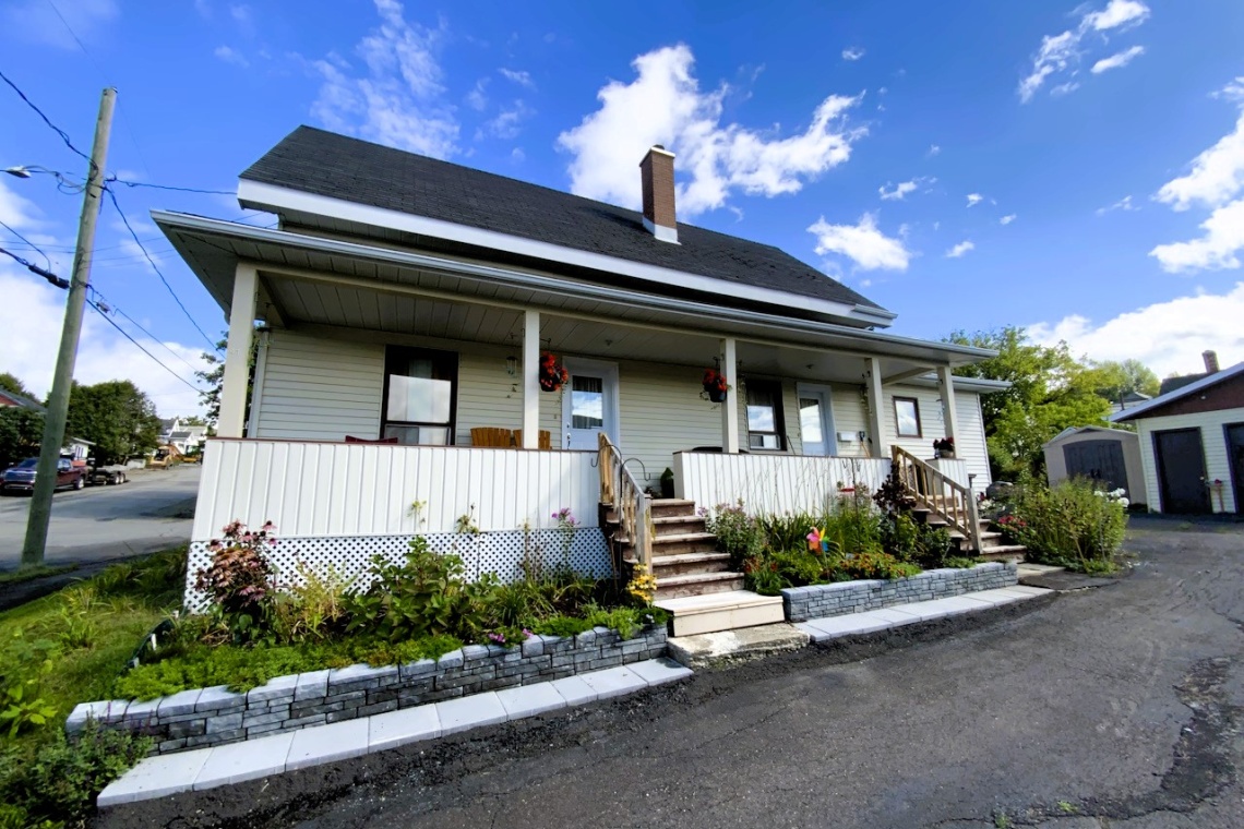 Edmundston, (N.-B.) E3V 2Z1, ,Résidentiel,À vendre,1309