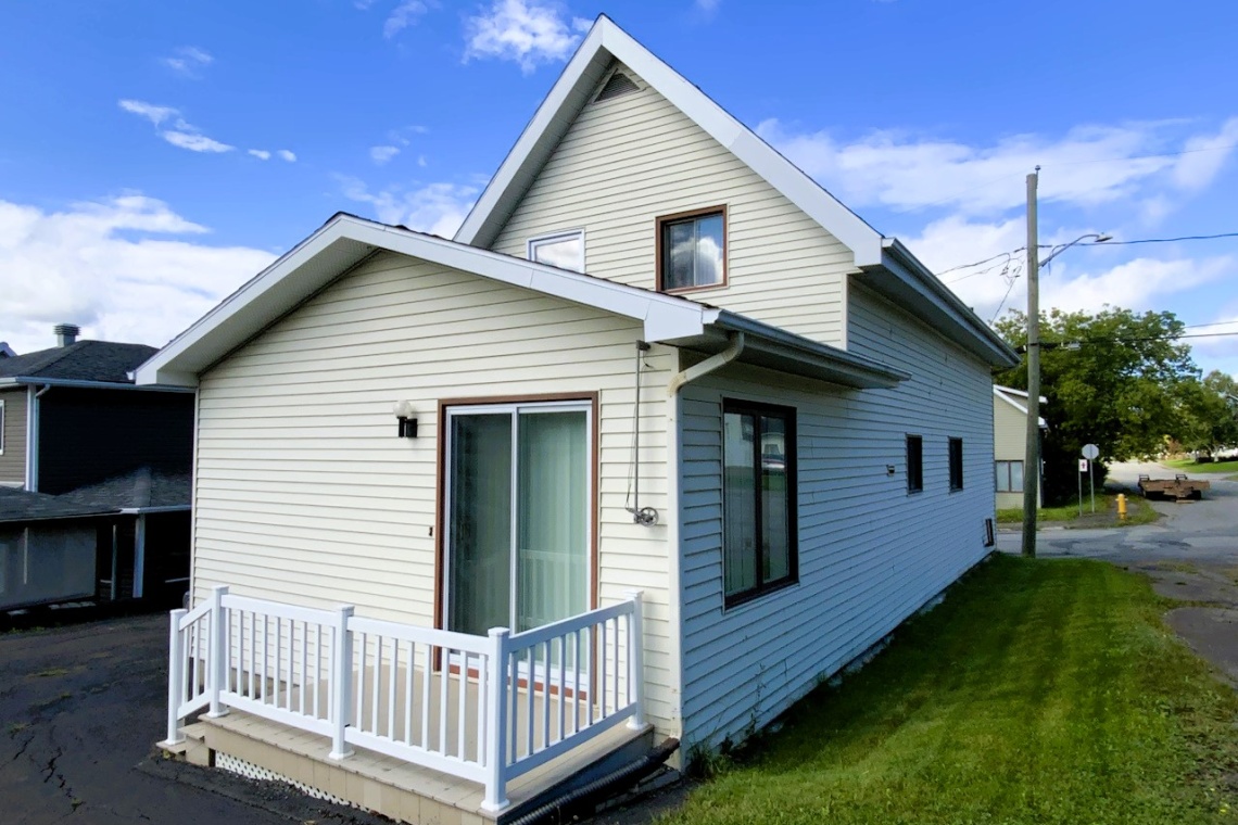 Edmundston, (N.-B.) E3V 2Z1, ,Résidentiel,À vendre,1309